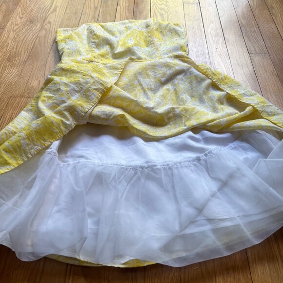Lilly Pulitzer Size 6 Yellow & White Floral Swiss Dot Cotton Strapless Dress - Picture 6 of 16